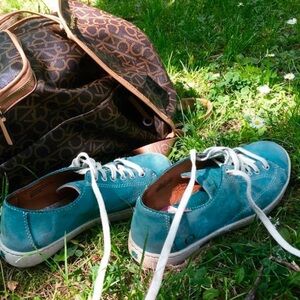 Born blue suede sneakers, Size 6.5